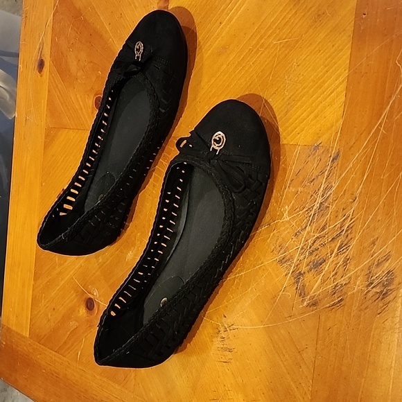 Flats - Picture 2 of 8